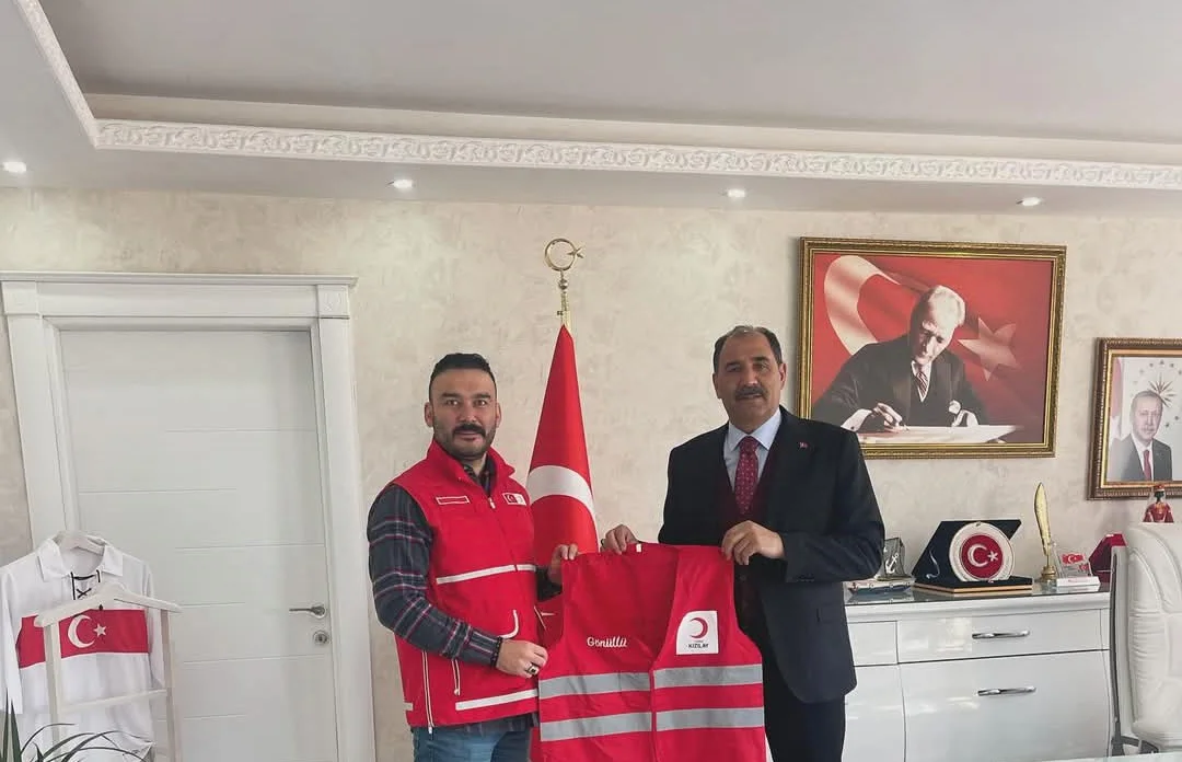 Türk Kızılay Iğdır Şube Başkanından İl Milli Eğitim Müdürü'ne Ziyaret: