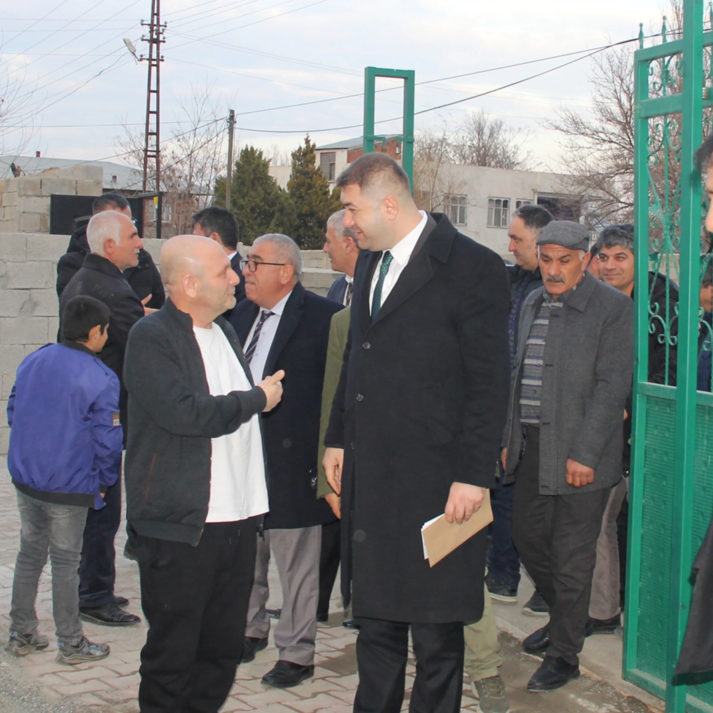 Vali Yardımcısı ve Genel Sekreter Köy Ziyaretlerinde Vatandaşların Sorunlarını Dinledi