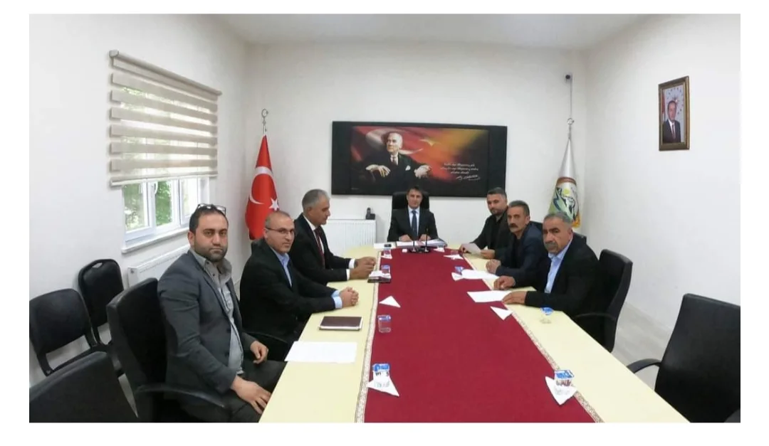 İl Encümen Toplantısı: İl Özel İdaresi'nin Yönetimi ve Faaliyetlerine Yönelik Kritik Değerlendirmeler
