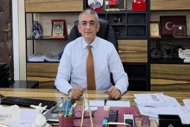 Cumhuriyet Bayramı'na Özel Mesaj: Dr. Abaset Bağcı'dan Kutlama ve Minnet