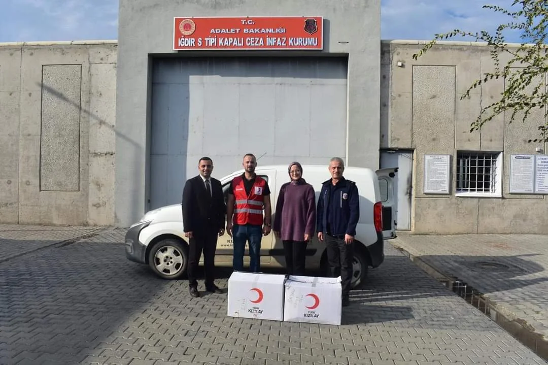 Kızılay'dan Kader Mahkumlarına Kucak Açan Yardım Eli