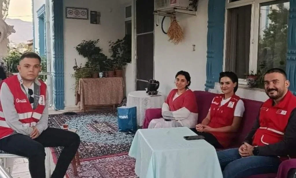 "Engelli Aileye Anlamlı Ziyaret: Kızılay’dan Dayanışma Mesajı" Iğdır Kızılay Derneği Ziyareti