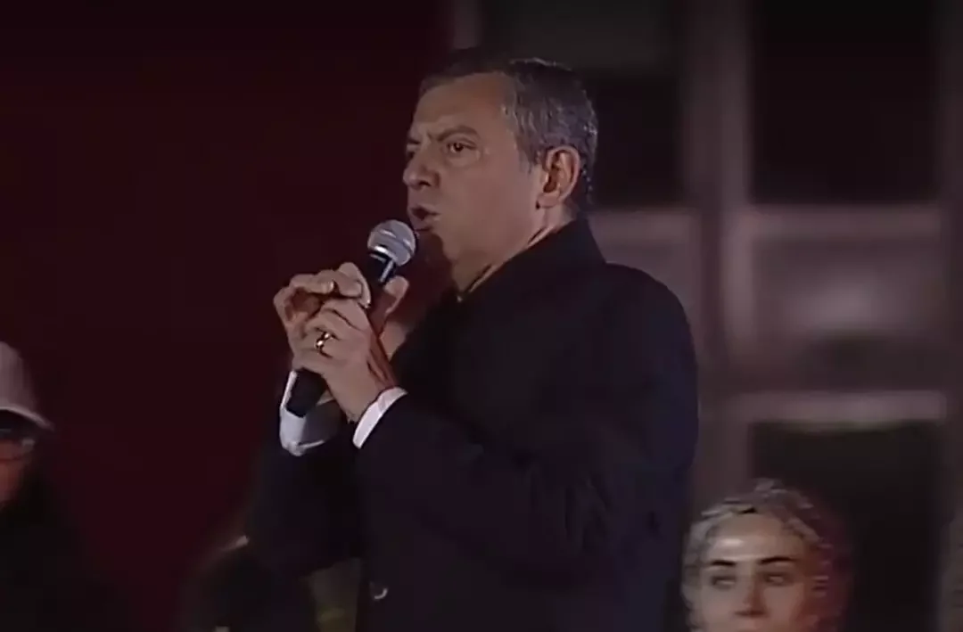 CHP Genel Başkanı Özgür Özel'den Saraçhane Açıklaması: Yeni Miting Tarihi Maltepe Olarak Duyuruldu