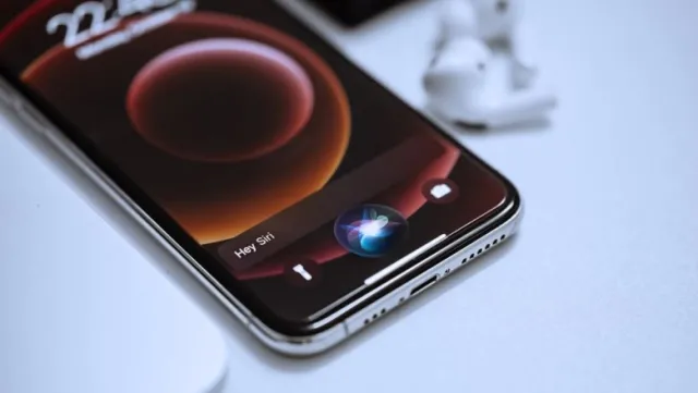 Apple, WWDC 2024'te AI Bildirim Özeti ve Siri için Konuşma Sesi Tanıtabilir