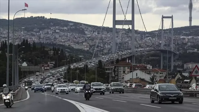 İstanbul'da Hafta Sonu Trafiğine Dikkat! Valilikten Yol Kapatma Kararı