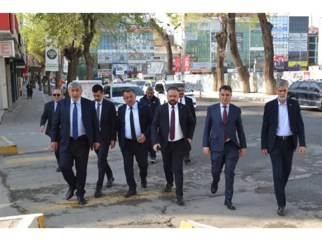 Türk Milleti ve Gönül Coğrafyamızdaki Tüm Kardeşlerimize Bayram Selamı!