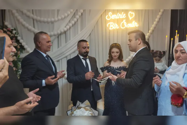 (Videoludur) Mutluluğa İlk Adım: Volkan Kavri ile Eda Nur Karakuş’un Söz ve Yüzük Töreni Gerçekleşti