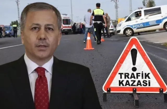 Ramazan Bayramı Tatilinin İlk Gününde Trafik Kazaları Kaygı Yarattı: Bakan Yerlikaya Acı Bilançoyu Açıkladı - 5 Ölü, 1219 Yaralı