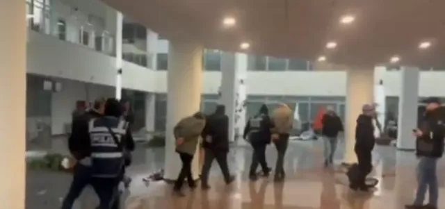 Van Büyükşehir Belediyesi'ne Kayyum Atandı: Siyasi Gerilim Yüksek