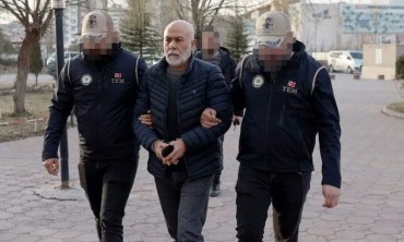 FETÖ Üyesi Eski Iğdır Valisi Gaybubet Evinde Yakalandı: 11 Yıl Hapis Cezası Kesinleşti