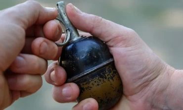 İstanbul Başakşehir’de El Bombalı Saldırı: İş Yerleri Hasar Gördü, Şüpheliler Aranıyor