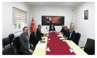 İl Encümen Toplantısı: İl Özel İdaresi'nin Yönetimi ve Faaliyetlerine Yönelik Kritik Değerlendirmeler