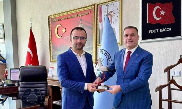 Recai Şahin’in Nazik Ziyareti ve Anlamlı Hediyesi