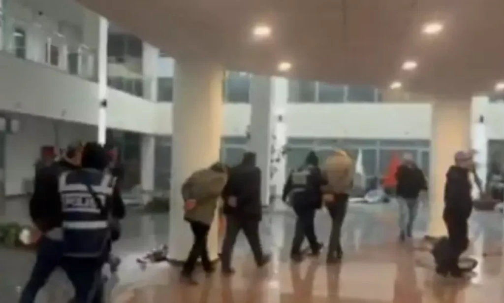 Van Büyükşehir Belediyesi'ne Kayyum Atandı: Siyasi Gerilim Yüksek