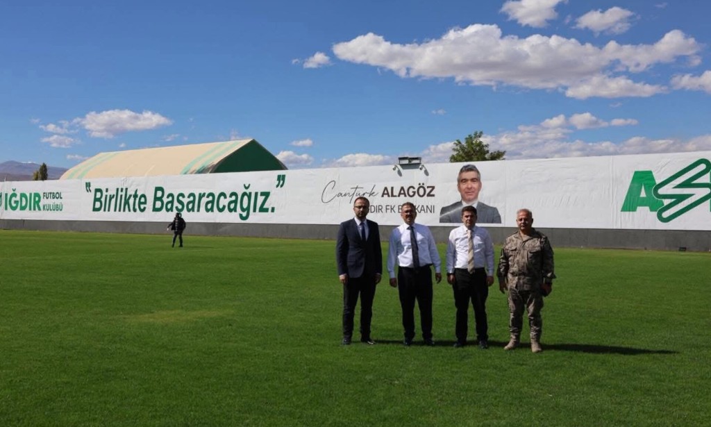 VALİ TURAN, IĞDIR ŞEHİR STADI’NDA İNCELEMELERDE BULUNDU