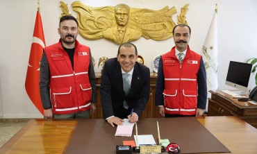 Iğdır Valisi Sayın M. Fırat Taşolar’dan Türk Kızılay’a Anlamlı Kurban Bağışı