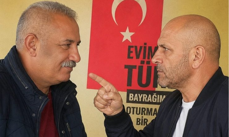 Tahir Kavri'den İsmail Sarıtaş'a Bayrak Tepkisi: "Bayrağı Sevmek Ne Zamandan Beri Suç Oldu?"